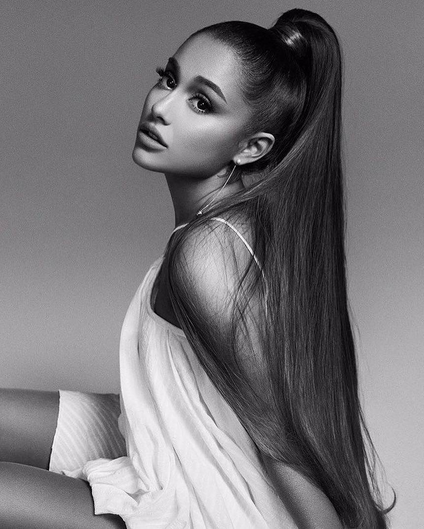 Ariana Grande Facebook 2019