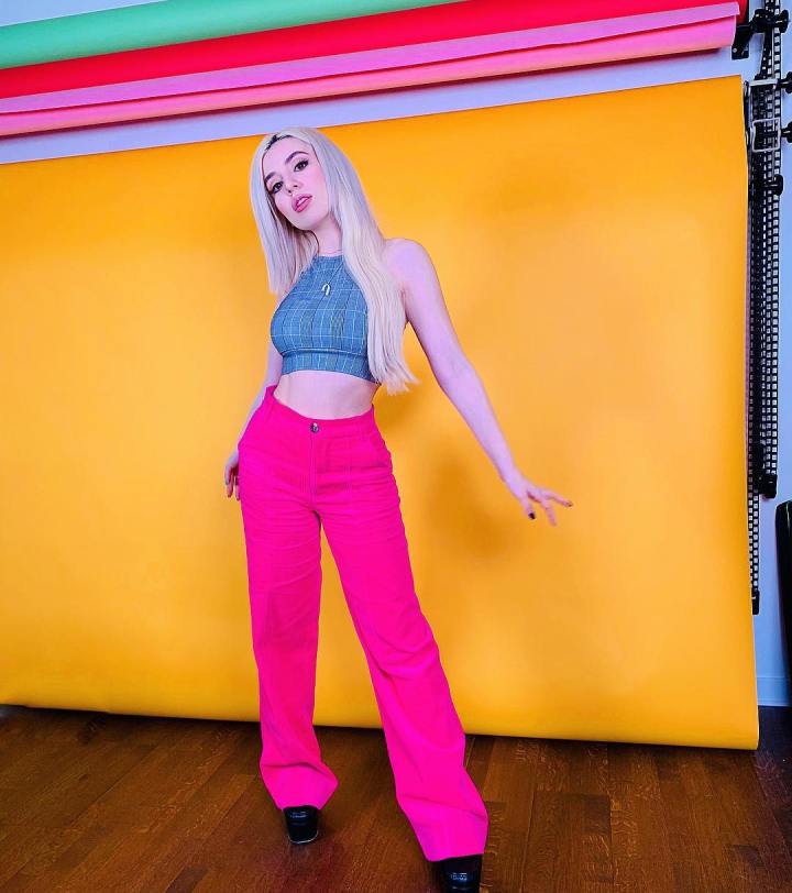 Ava Max Facebook 2019 March