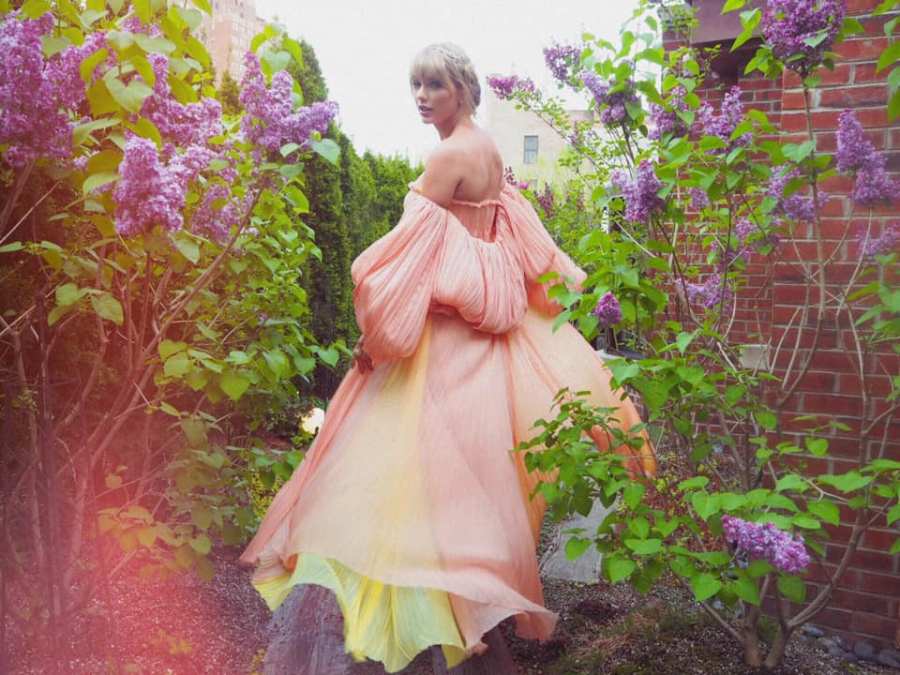 Taylor Swift TIME 100 Facebook 2019 April