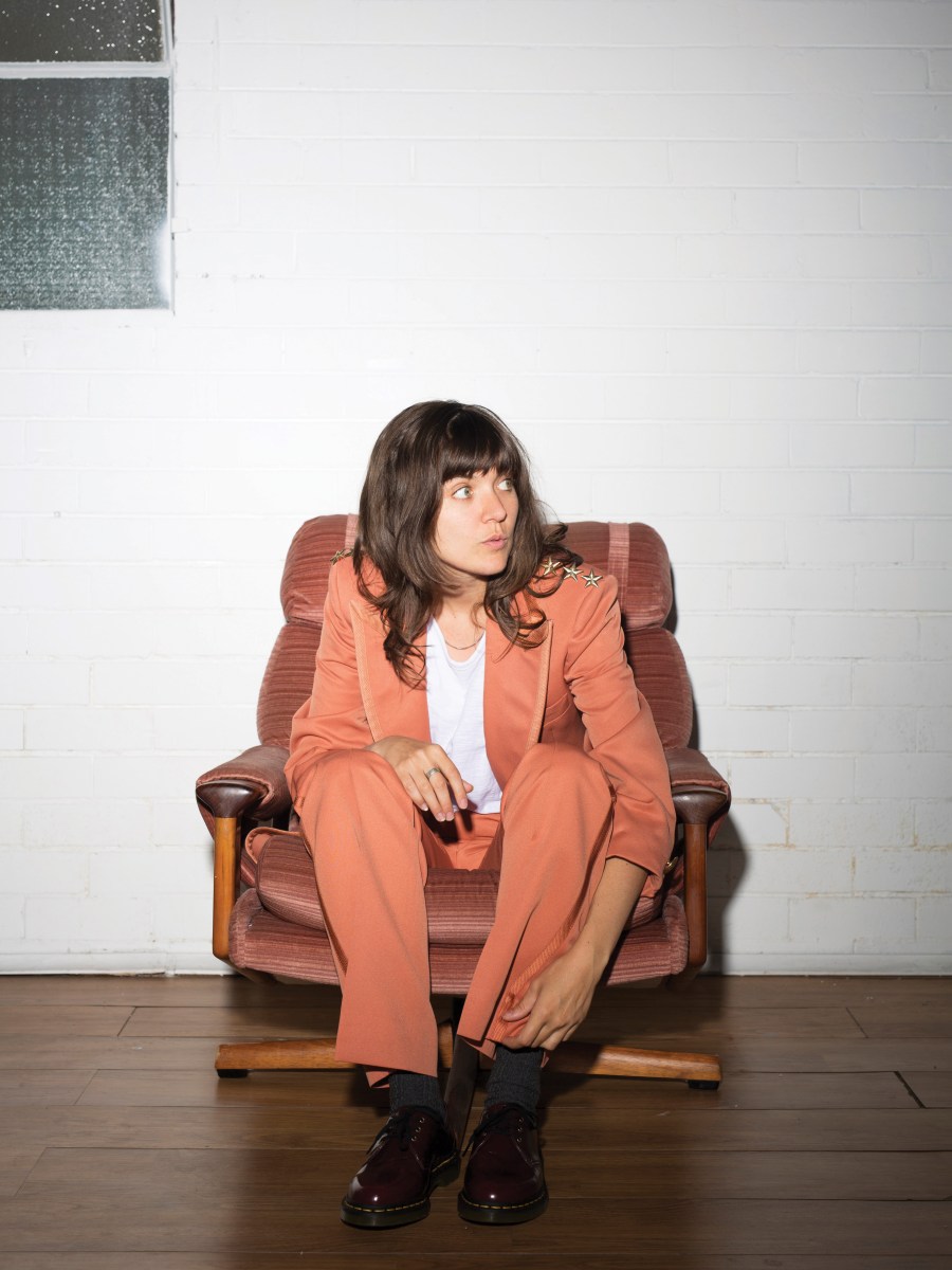 Courtney Barnett - 1010-Portrait_clr_credit Mia Mala McDonald