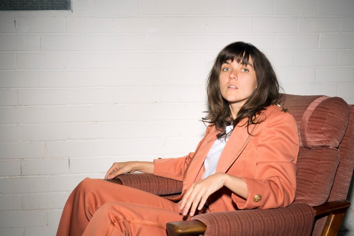Courtney Barnett - 971-Landscape_clr_credit Mia Mala McDonald