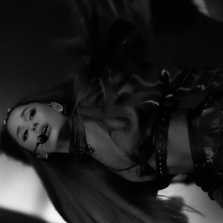 Ariana Grande on Tour Twitter 2019 June